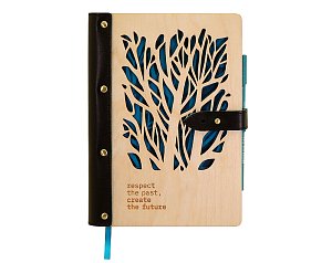 Ежедневник в обложке портфолио из дерева со сквозной резкой, хлястиком и корешком из кожи