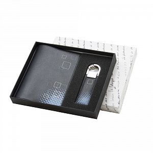 Набор в подарочной коробке:обложка для паспорта и брелок с держателем для трех ключей из натуральной кожи 