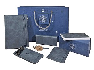 Набор в подарочной коробке: ежедневник в обложке-портфолио, беспроводное зарядное устройство, обложка для документов, брелок, шкатулка, блокно, масло ГХИ и мёд